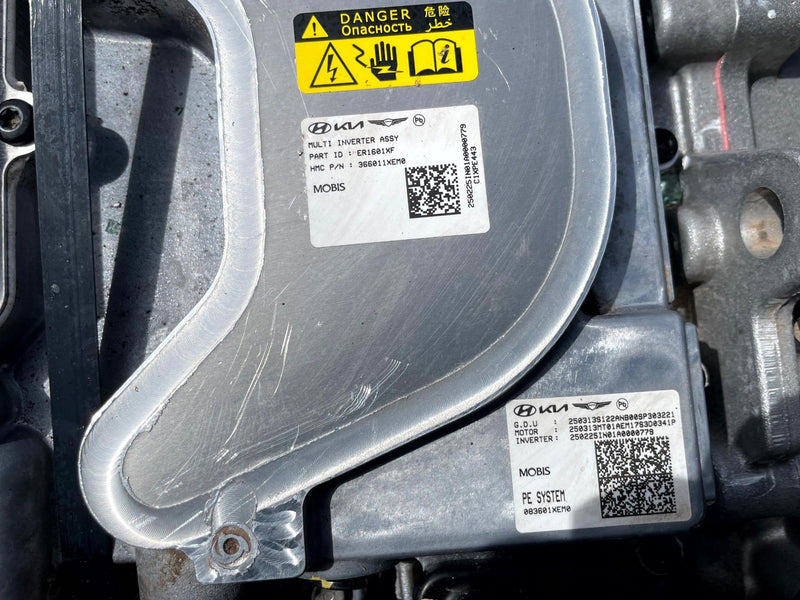 Load image into Gallery viewer, HYUNDAI IONIQ 6 RWD REAR ELECTRIC DRIVE ENGINE MOTOR ASSEMBLY 5K 23-25 # 110912
