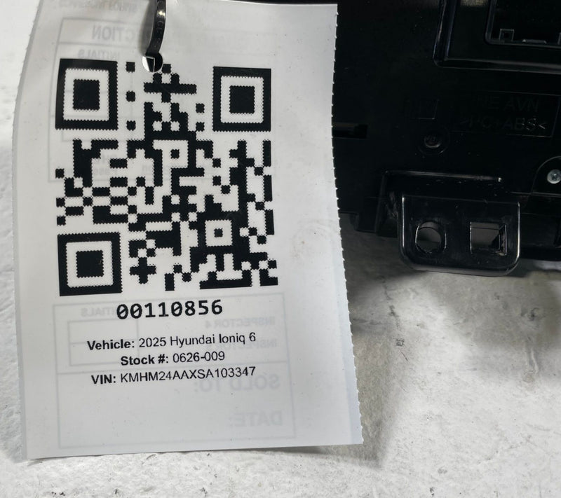 Load image into Gallery viewer, 2023-2025 HYUNDAI IONIQ 6 DASH AC HVAC HEATER TEMPERATURE CONTROL SWITCH #110856
