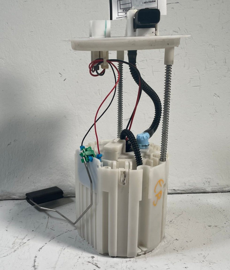 Load image into Gallery viewer, 22-26 HYUNDAI TUCSON FUEL GAS PUMP SENDING UNIT ASSEMBLY 31110-CW000 # 113722
