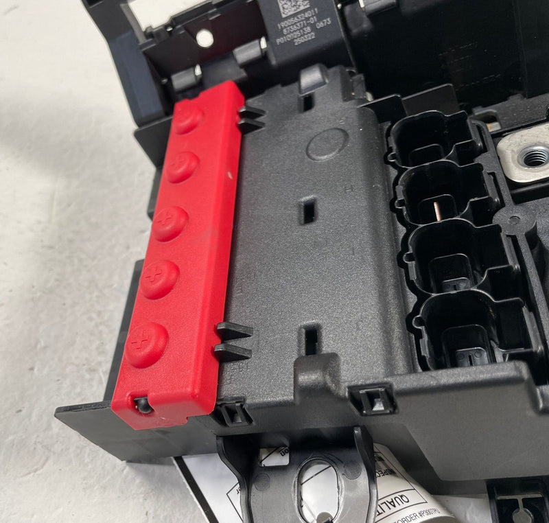 Load image into Gallery viewer, 2022 - 2024 BMW X3 G01 REAR POWER DISTRIBUTION FUSE RELAY BOX BLOCK # 108211
