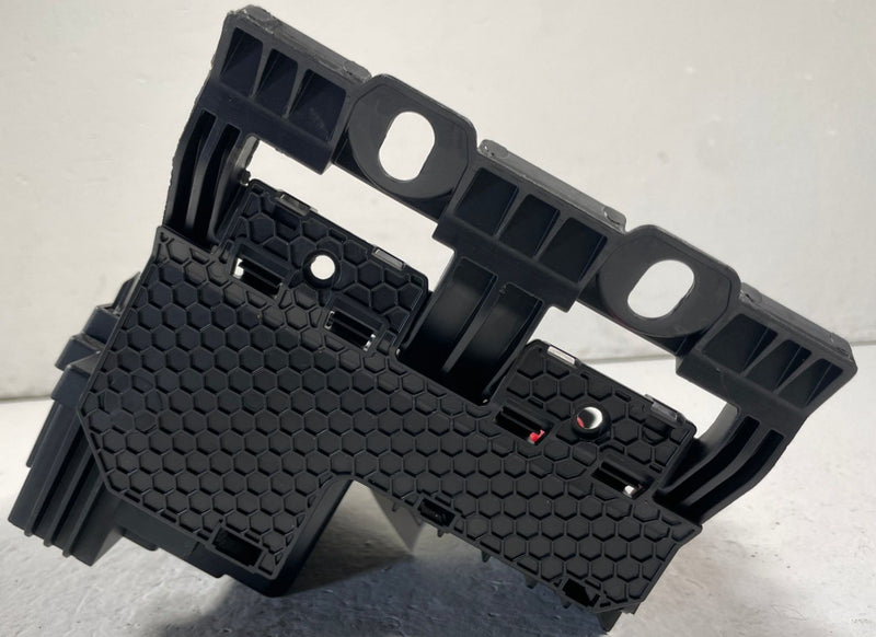 Load image into Gallery viewer, 2022 - 2024 BMW X3 G01 REAR POWER DISTRIBUTION FUSE RELAY BOX BLOCK # 108211
