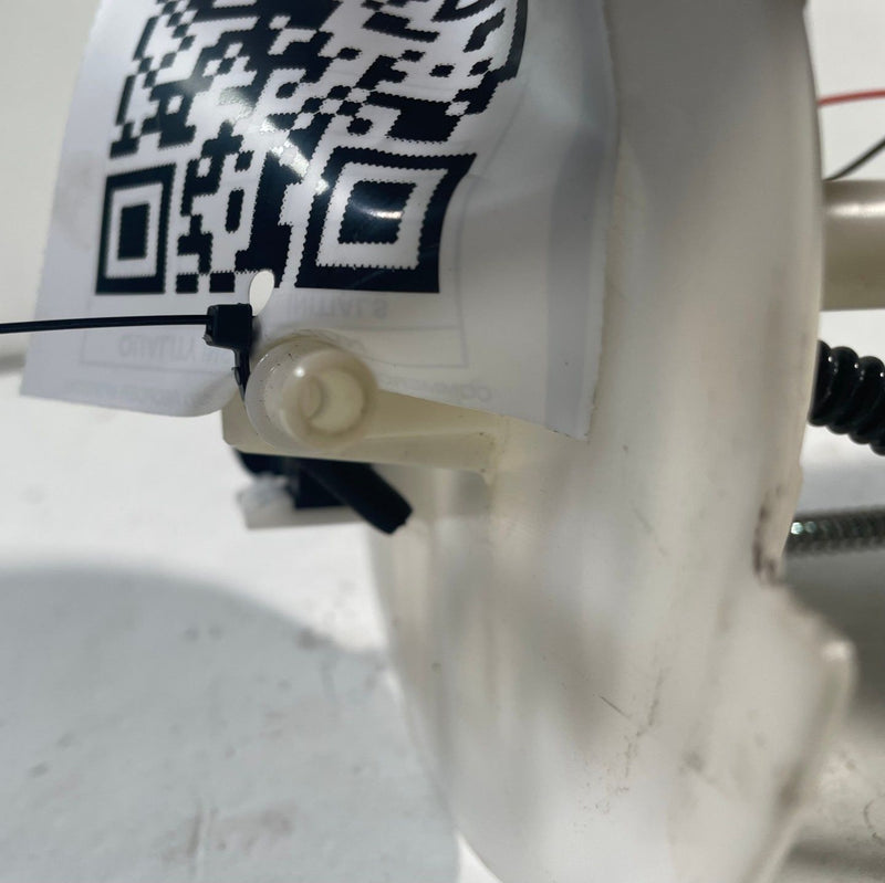 Load image into Gallery viewer, 22-26 HYUNDAI TUCSON FUEL GAS PUMP SENDING UNIT ASSEMBLY 31110-CW000 # 113722
