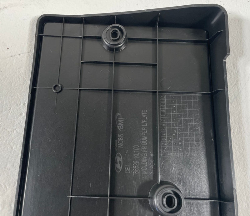 Load image into Gallery viewer, 2023-2025 HYUNDAI IONIQ 6 FRONT BUMPER LICENCE PLATE MOUNTING BRACKET # 110855
