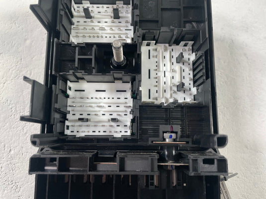 2025 - 2026 CHEVROLET EQUINOX ENGINE FUSE JUNCTION BOX 26599766 1.5L