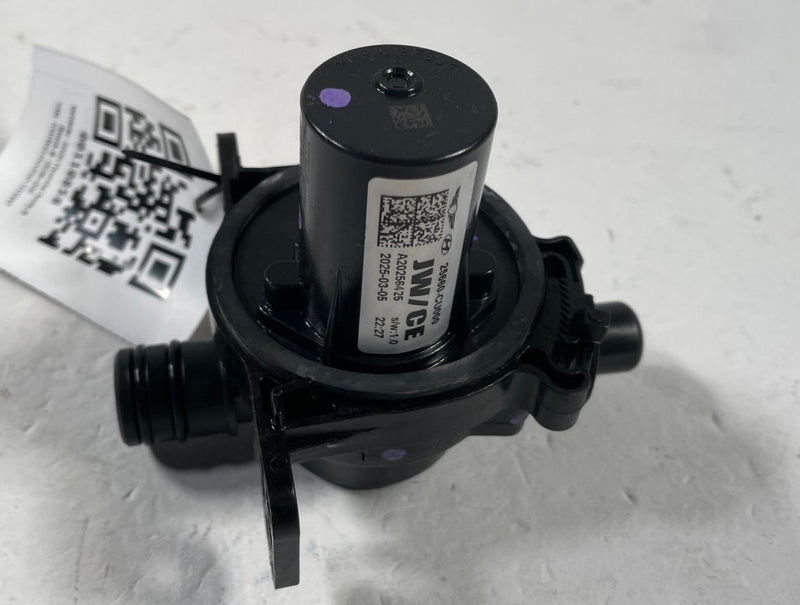 Load image into Gallery viewer, 2023-2025 HYUNDAI IONIQ 6 5 RADIATOR COOLANT RESERVOIR CHANGEOVER VALVE # 110858
