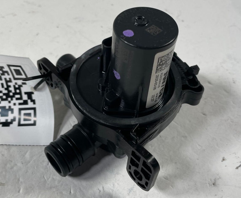 Load image into Gallery viewer, 2023-2025 HYUNDAI IONIQ 6 5 RADIATOR COOLANT RESERVOIR CHANGEOVER VALVE # 110858
