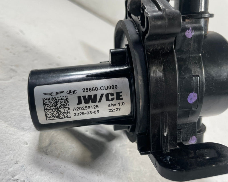Load image into Gallery viewer, 2023-2025 HYUNDAI IONIQ 6 5 RADIATOR COOLANT RESERVOIR CHANGEOVER VALVE # 110858

