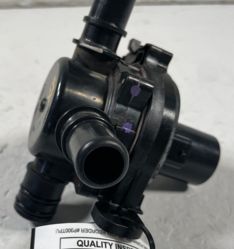 Load image into Gallery viewer, 2023-2025 HYUNDAI IONIQ 6 5 RADIATOR COOLANT RESERVOIR CHANGEOVER VALVE # 110858
