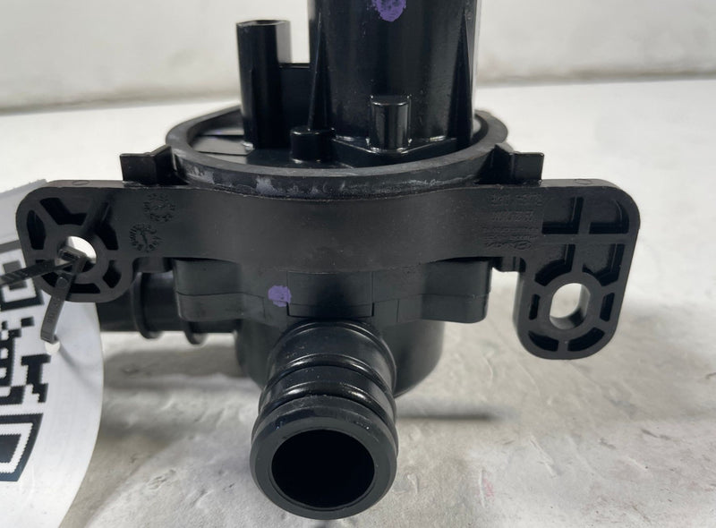 Load image into Gallery viewer, 2023-2025 HYUNDAI IONIQ 6 5 RADIATOR COOLANT RESERVOIR CHANGEOVER VALVE # 110858
