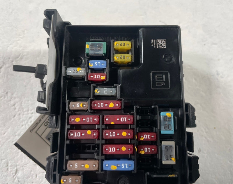 Load image into Gallery viewer, 2025 - 2026 CHEVROLET EQUINOX FRONT DASH FUSE RELAY JUNCTION BLOCK BOX # 112381
