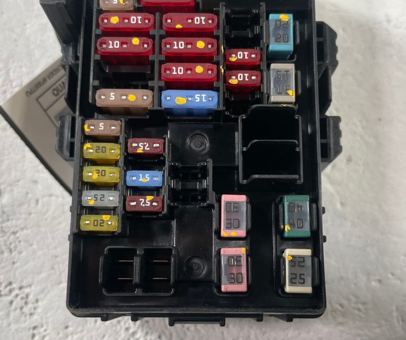 Load image into Gallery viewer, 2025 - 2026 CHEVROLET EQUINOX FRONT DASH FUSE RELAY JUNCTION BLOCK BOX # 112381
