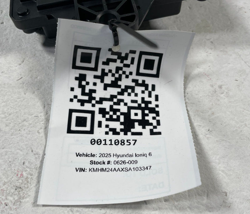 Load image into Gallery viewer, 2024-2025 HYUNDAI IONIQ 6 VCMS VEHICLE CHARGE MANAGEMENT SYSTEMS MODULE # 110857
