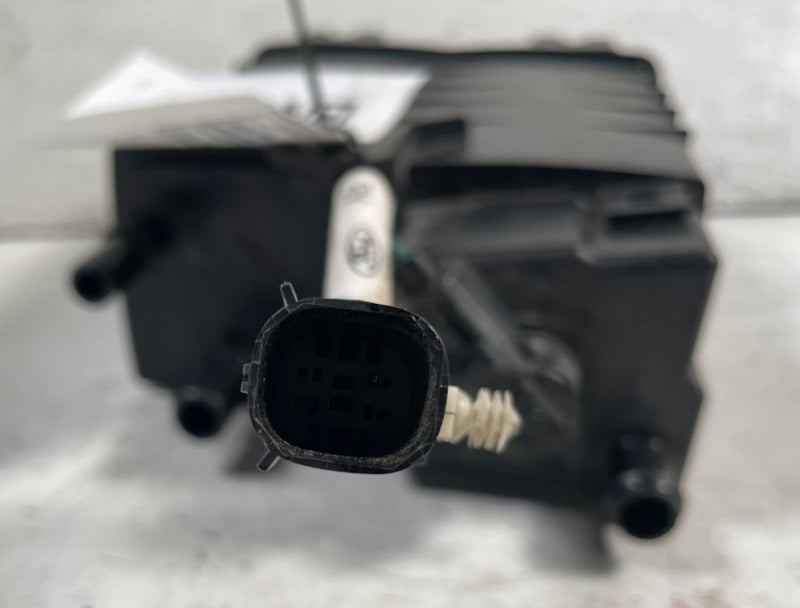 Load image into Gallery viewer, 2015-2023 FORD MUSTANG EVAPORATOR FUEL VAPOR CANISTER UNIT JR3C-9E857-B # 113516
