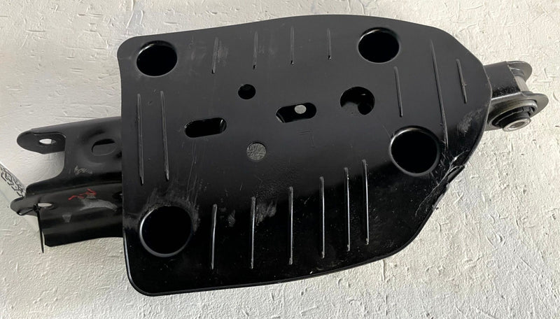 Load image into Gallery viewer, 22-26 GENESIS G70 REAR LEFT DRIVER SIDE LOWER CONTROL ARM SPRING PERCH # 110968
