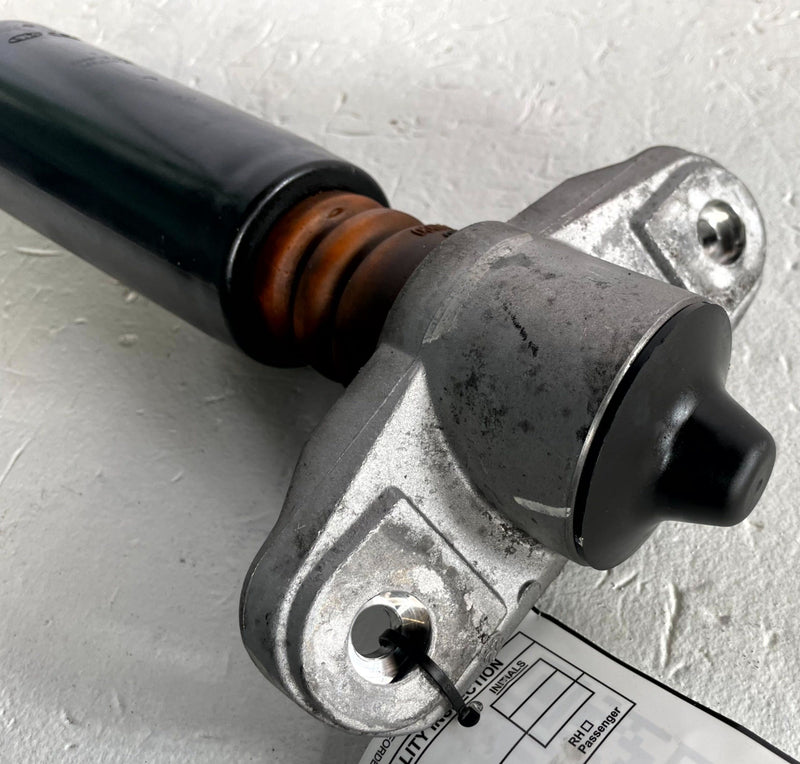 Load image into Gallery viewer, 2019-2023 GENESIS G70 REAR LEFT OR RIGHT SIDE SHOCK STRUT ABSORBER 2.0L # 110967
