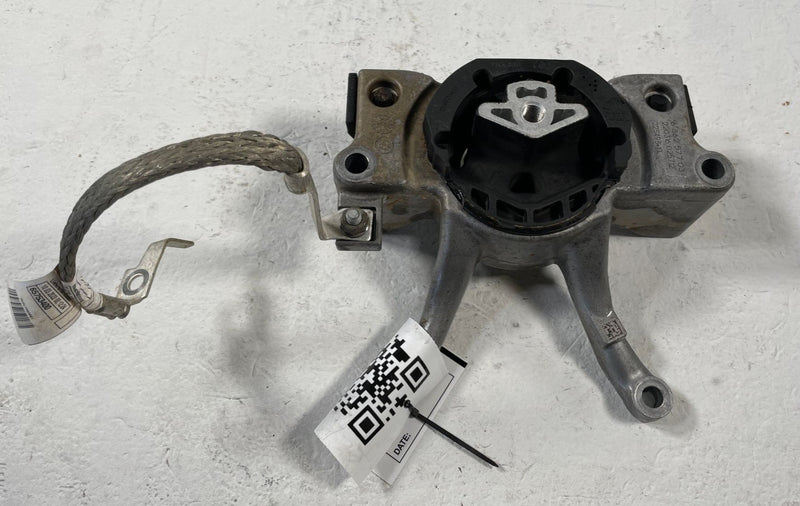 Load image into Gallery viewer, 2019-2024 BMW X3 G01 RWD AUTOMATIC TRANSMISSION MOUNT SUPPORT BRACKET # 108217
