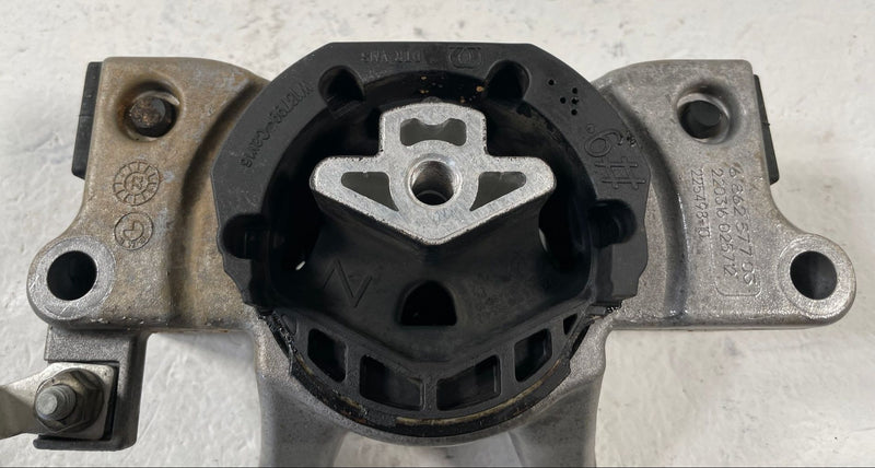 Load image into Gallery viewer, 2019-2024 BMW X3 G01 RWD AUTOMATIC TRANSMISSION MOUNT SUPPORT BRACKET # 108217
