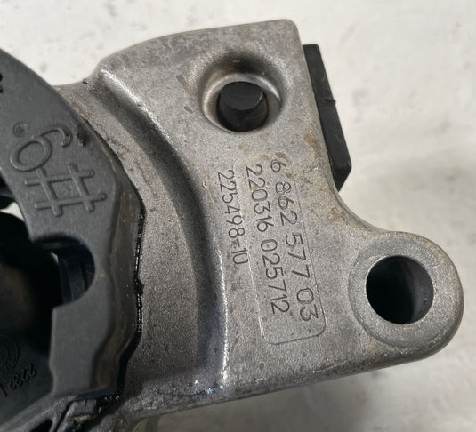 2019-2024 BMW X3 G01 RWD AUTOMATIC TRANSMISSION MOUNT SUPPORT BRACKET