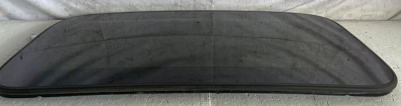 Load image into Gallery viewer, 2019 - 2025 HONDA PASSPORT SUNROOF SUN ROOF MOON ROOF WINDOW GLASS # 113387
