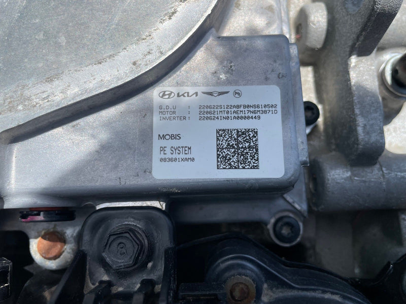 Load image into Gallery viewer, HYUNDAI IONIQ 5 AWD EM17 REAR DRIVE UNIT ENGINE ASSEMBLY 53K MILES 22-24 #108620
