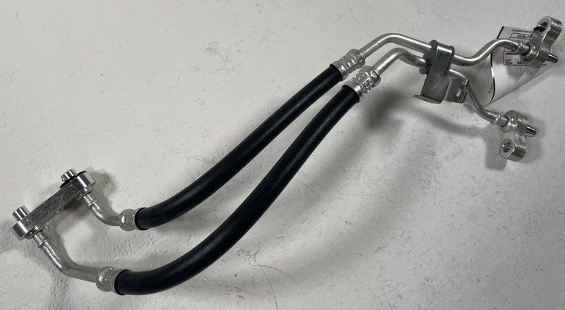 Load image into Gallery viewer, 25-26 CHEVROLET EQUINOX TRANSMISSION OIL COOLER INLET &amp; OUTLET PIPE 1.5L #112364
