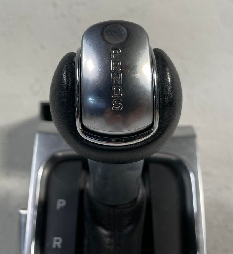 Load image into Gallery viewer, 2018 - 2023 FORD MUSTANG AUTO TRANSMISSION GEAR SHIFTER ASSEMBLY # 113515
