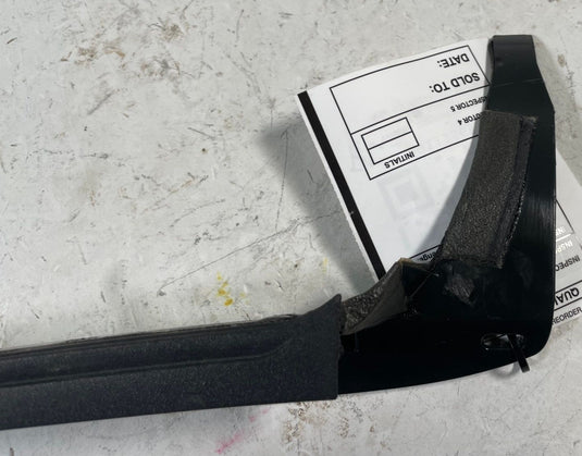 15-23 FORD MUSTANG CONVERTIBLE LEFT A PILLAR MOLDING RETAINER BRACKET