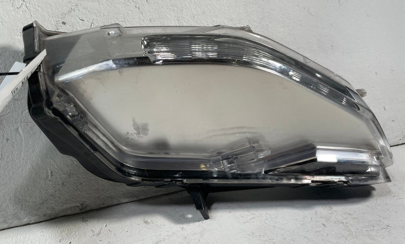 Load image into Gallery viewer, 2018 - 2023 FORD MUSTANG FRONT RIGHT PASSENGER SIDE FOG LIGHT LAMP # 113553
