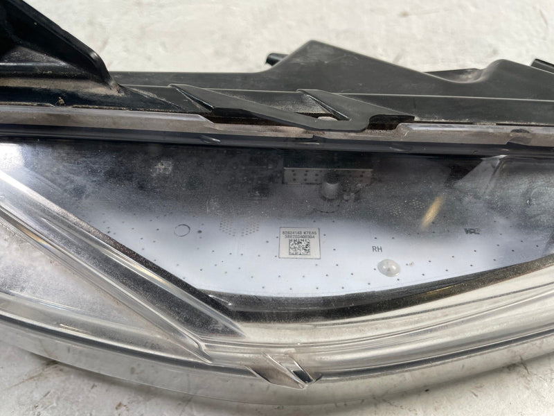 Load image into Gallery viewer, 2018 - 2023 FORD MUSTANG FRONT RIGHT PASSENGER SIDE FOG LIGHT LAMP # 113553
