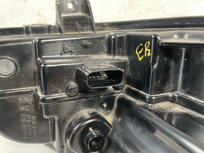 Load image into Gallery viewer, 2018 - 2023 FORD MUSTANG FRONT RIGHT PASSENGER SIDE FOG LIGHT LAMP # 113553
