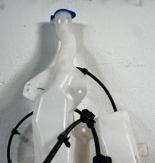 2018 - 2023 FORD MUSTANG WINDSHIELD WASHER FLUID RESERVOIR TANK 2.3L
