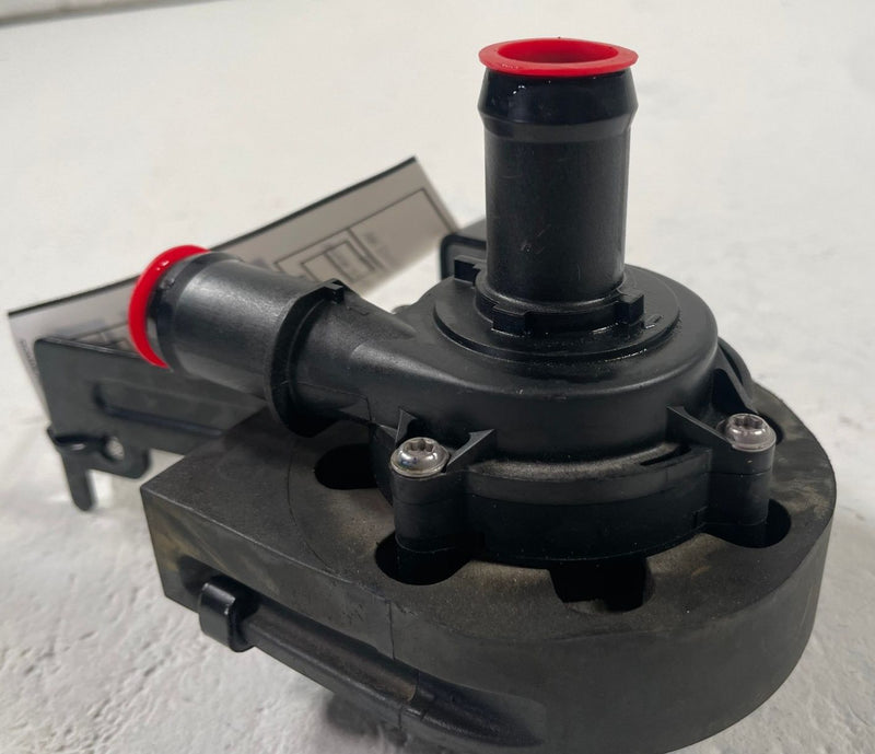 Load image into Gallery viewer, 2025-2026 CHEVROLET EQUINOX ENGINE COOLANT COOLING AUXILIARY WATER PUMP # 112348
