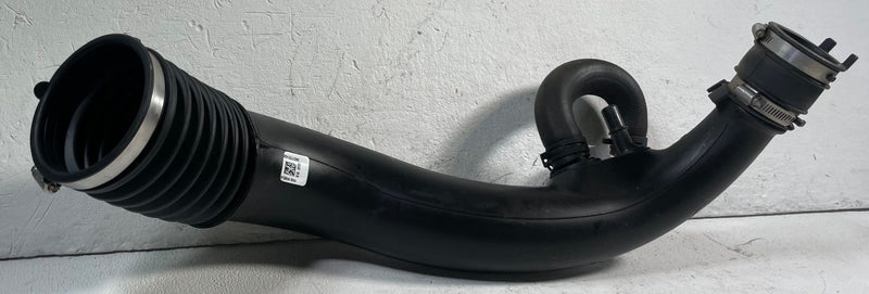 Load image into Gallery viewer, 15-23 FORD MUSTANG ENGINE AIR INTAKE INLET HOSE PIPE TUBE ASSEMBLY 2.3L # 113514
