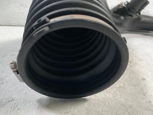 15-23 FORD MUSTANG ENGINE AIR INTAKE INLET HOSE PIPE TUBE ASSEMBLY 2.3L