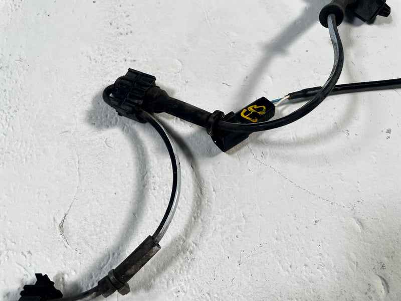Load image into Gallery viewer, 2017 - 2025 MAZDA CX-5 FRONT LEFT OR RIGHT SIDE ABS WHEEL SPEED SENSOR # 113744
