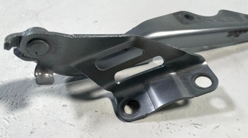 Load image into Gallery viewer, 2017-2025 MAZDA CX-5 LEFT &amp; RIGHT SIDE HOOD BONNET HINGE SILVER (45P) # 113758
