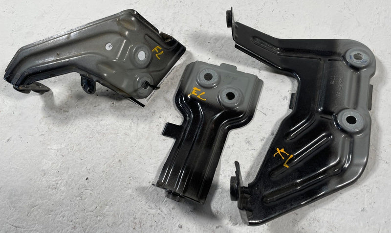 Load image into Gallery viewer, 18-25 BMW X3 X4 G01 FRONT LEFT CENTER LOWER REARWARD FENDER BRACKET SET # 108190
