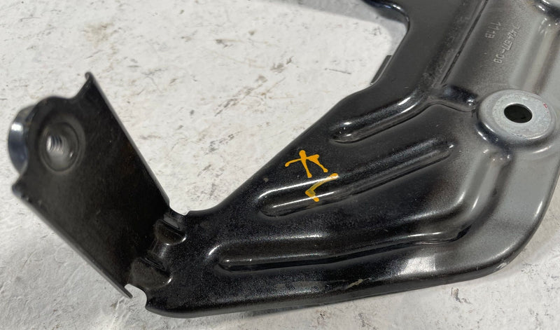 Load image into Gallery viewer, 18-25 BMW X3 X4 G01 FRONT LEFT CENTER LOWER REARWARD FENDER BRACKET SET # 108190
