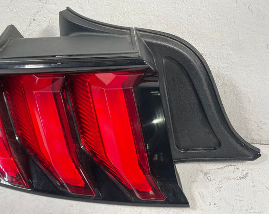 2018-2023 FORD MUSTANG REAR LEFT DRIVER SIDE TAILLIGHT TAIL LIGHT LAMP