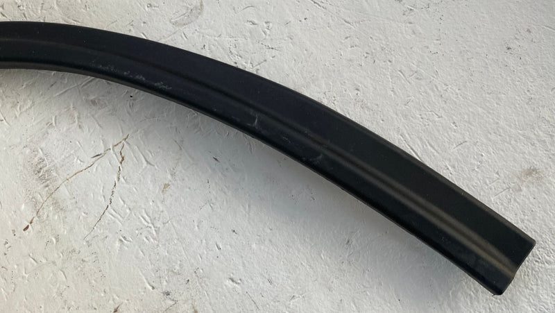 Load image into Gallery viewer, 2022 - 2025 HONDA PASSPORT REAR RIGHT SIDE QUARTER WHEEL FLARE MOLDING # 113413
