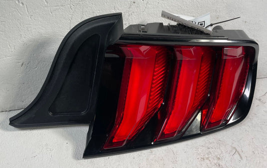 2018 - 2023 FORD MUSTANG REAR RIGHT SIDE TAILLIGHT TAIL LIGHT LAMP