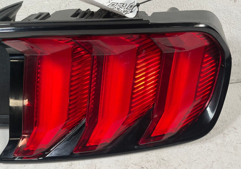Load image into Gallery viewer, 2018 - 2023 FORD MUSTANG REAR RIGHT SIDE TAILLIGHT TAIL LIGHT LAMP # 113556
