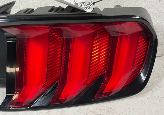 2018 - 2023 FORD MUSTANG REAR RIGHT SIDE TAILLIGHT TAIL LIGHT LAMP