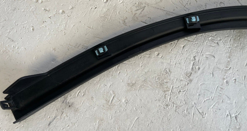 Load image into Gallery viewer, 2022 - 2025 HONDA PASSPORT REAR RIGHT SIDE QUARTER WHEEL FLARE MOLDING # 113413
