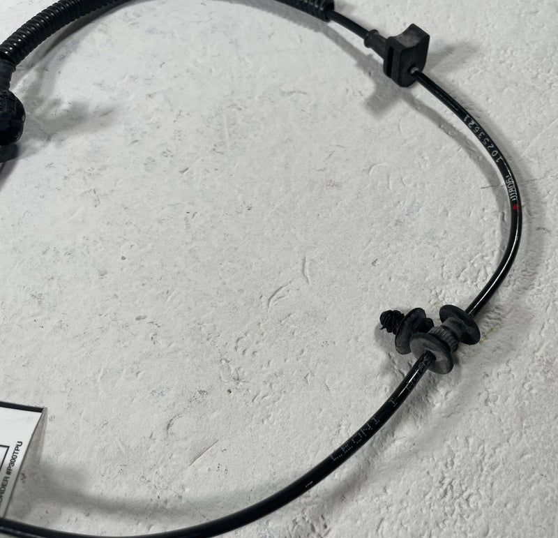 Load image into Gallery viewer, 25-26 CHEVROLET EQUINOX FRONT RIGHT PASSENGER ABS WHEEL SPEED SENSOR # 112332
