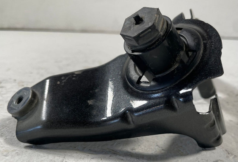 Load image into Gallery viewer, 2018 - 2025 BMW X3 X4 G01 G02 FRONT LEFT FORWARD UPPER FENDER BRACKET # 108192
