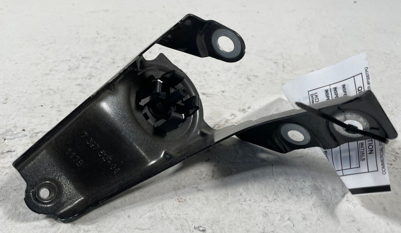 Load image into Gallery viewer, 2018 - 2025 BMW X3 X4 G01 G02 FRONT LEFT FORWARD UPPER FENDER BRACKET # 108192
