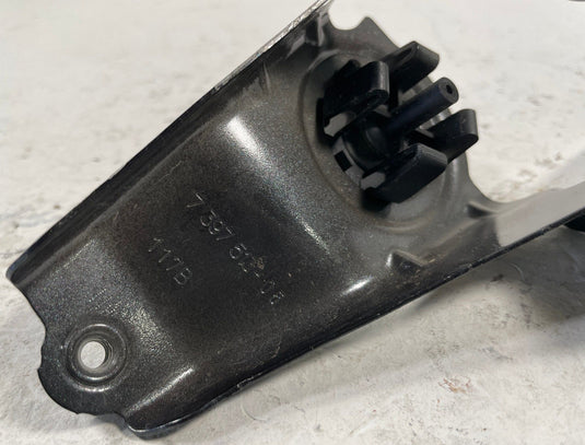 2018 - 2025 BMW X3 X4 G01 G02 FRONT LEFT FORWARD UPPER FENDER BRACKET