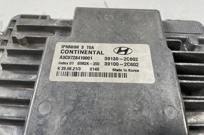 Load image into Gallery viewer, 22-23 GENESIS G70 RWD ECM BCM ENGINE &amp; BODY CONTROL MODULE W/ KEY FOB # 110926
