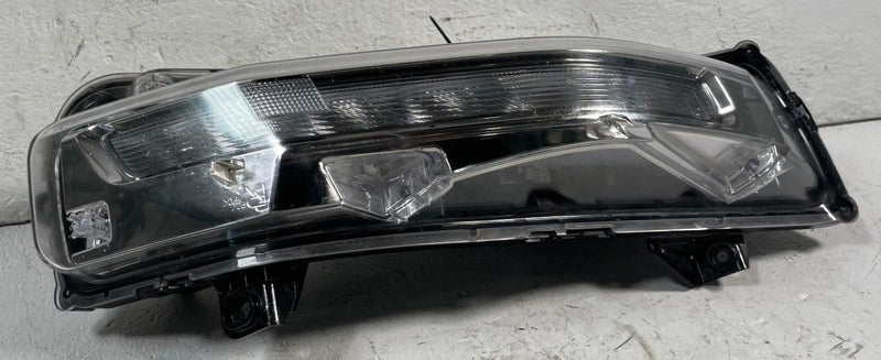 Load image into Gallery viewer, 2018 - 2023 FORD MUSTANG FRONT RIGHT PASSENGER SIDE FOG LIGHT LAMP # 113552
